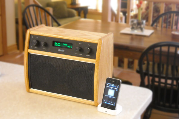 R1 Table Radio CK 600px